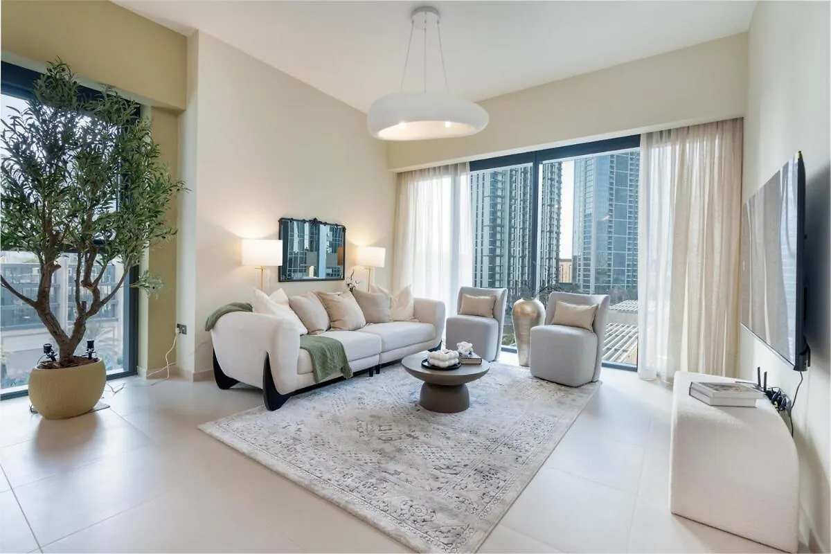 Brand New Apartment Next To Burj Khalifa And Dubai Mall