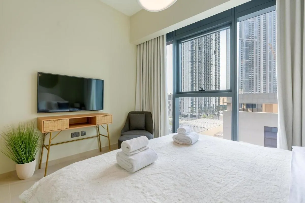 Brand New Apartment Next To Burj Khalifa And Dubai Mall 0*,
