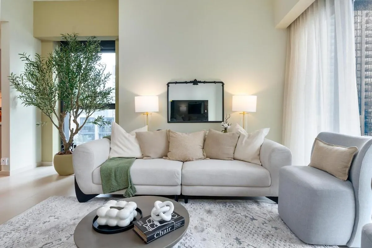 Brand New Apartment Next To Burj Khalifa And Dubai Mall
