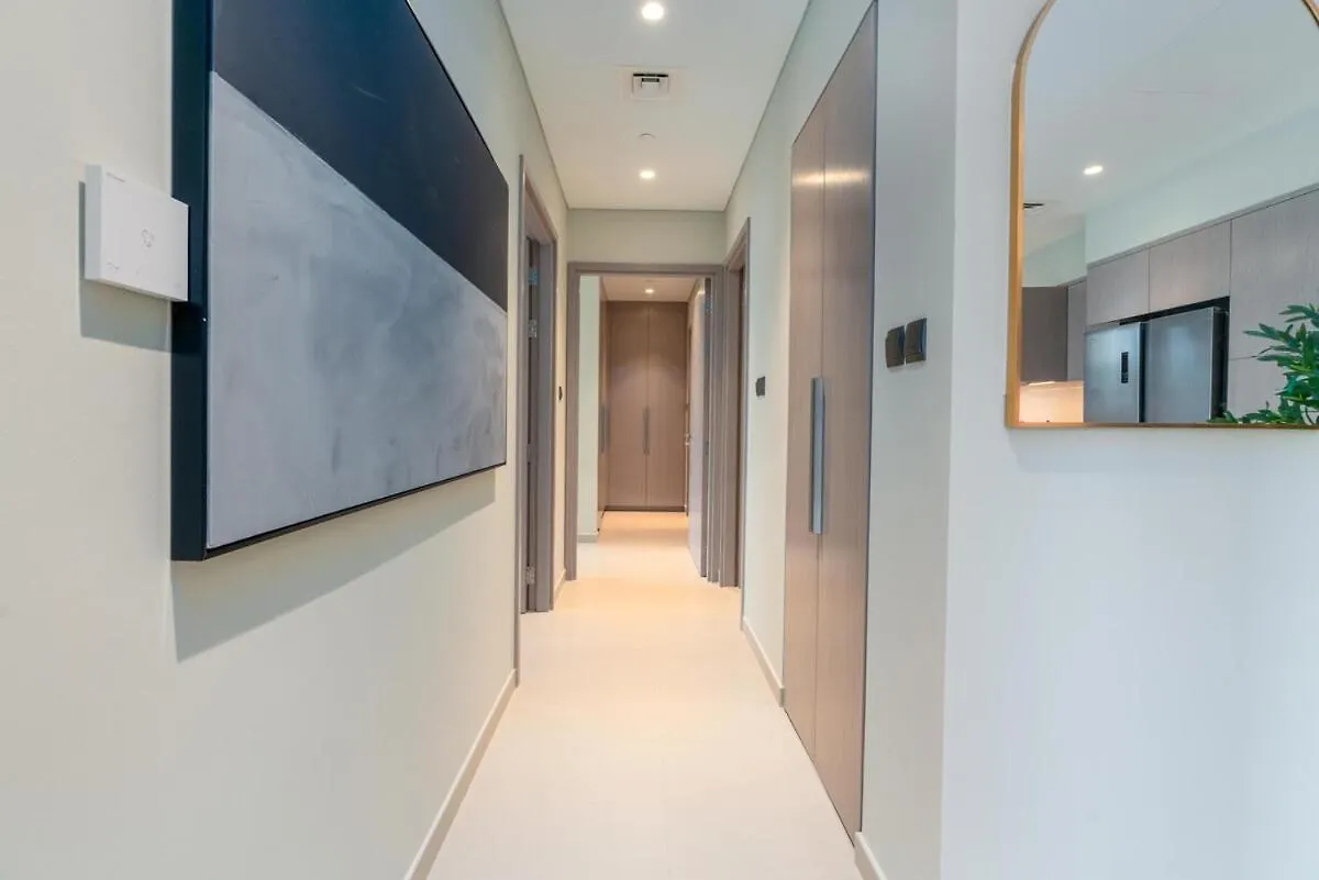 Brand New Apartment Next To Burj Khalifa And Dubai Mall